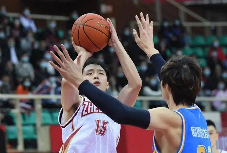 CBA24岁+场均2断+38%三分！青岛：这小伙值三桶金