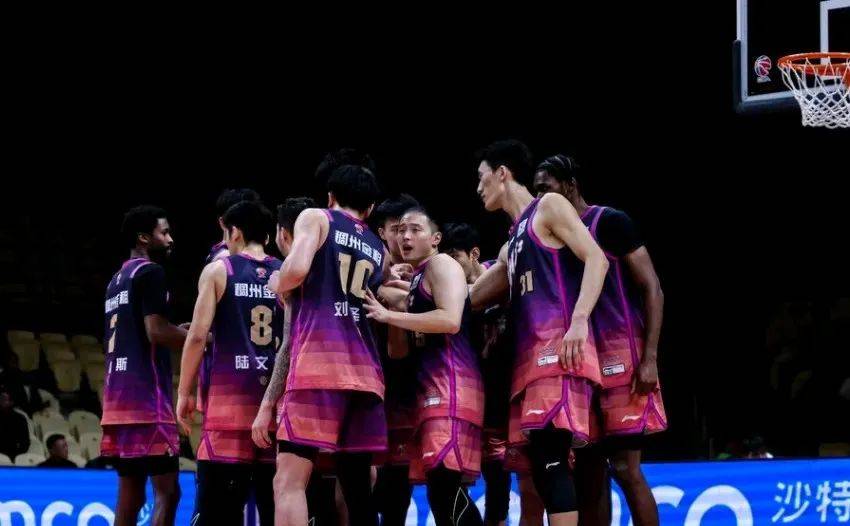 CBA24岁+场均2断+38%三分！青岛：这小伙值三桶金