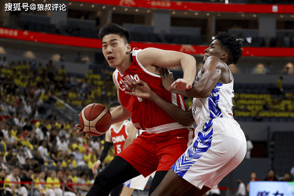 王俊杰观察｜除了球迷充满期待男篮4号位 CBA俱乐部高层也为之疯狂