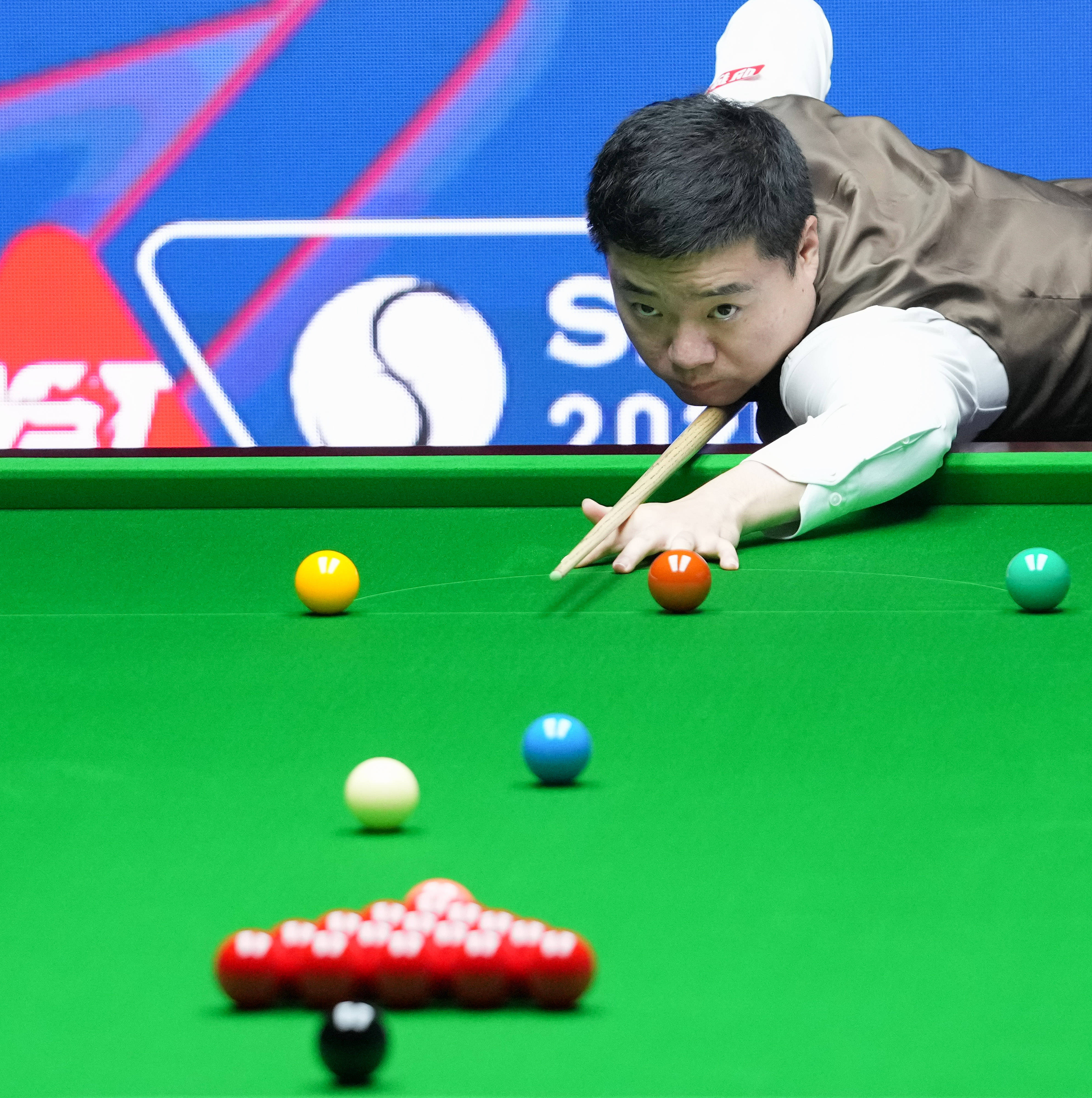 (体育)斯诺克——上海大师赛:丁俊晖不敌赵心童