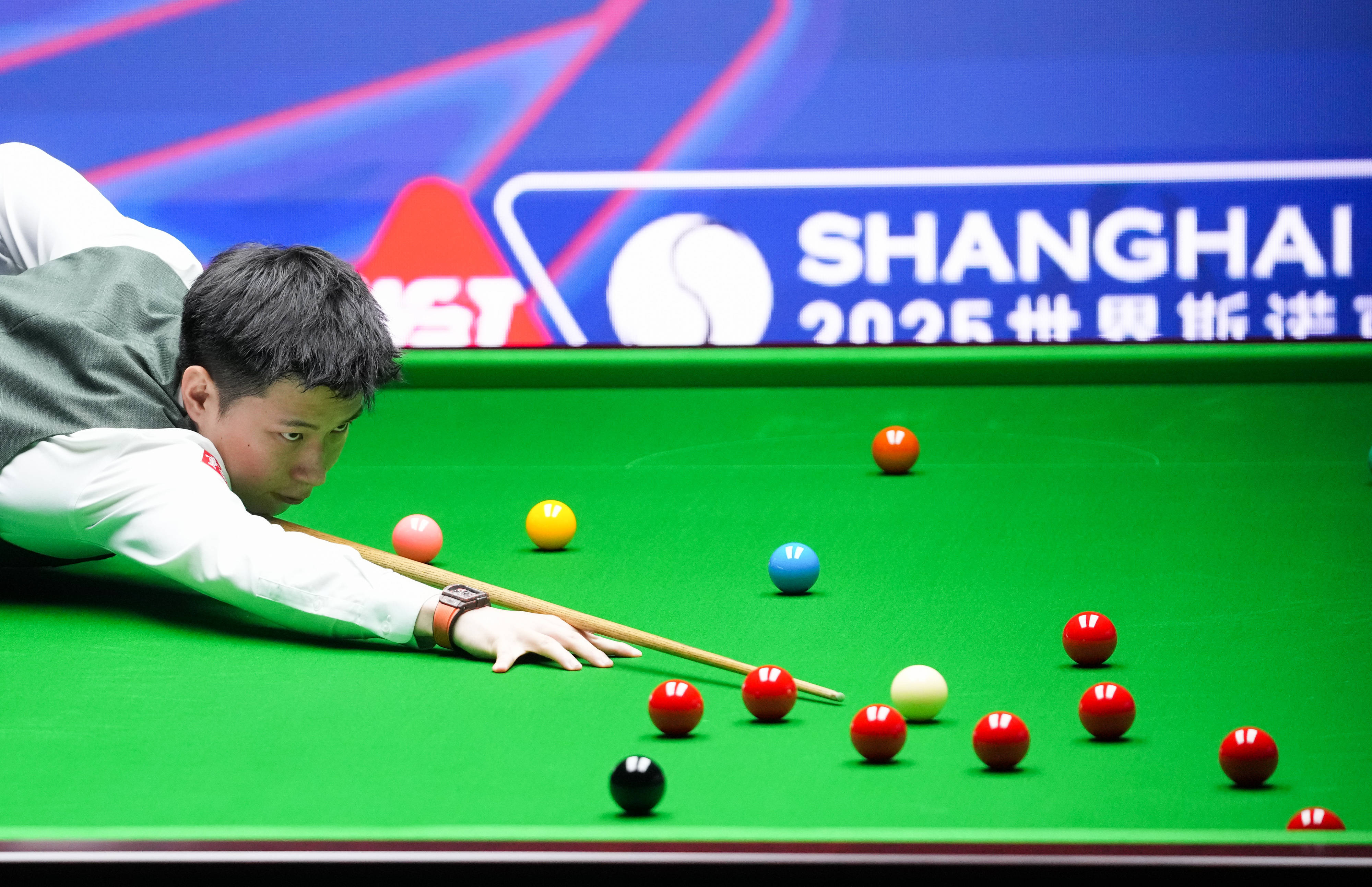 (体育)斯诺克——上海大师赛:丁俊晖不敌赵心童