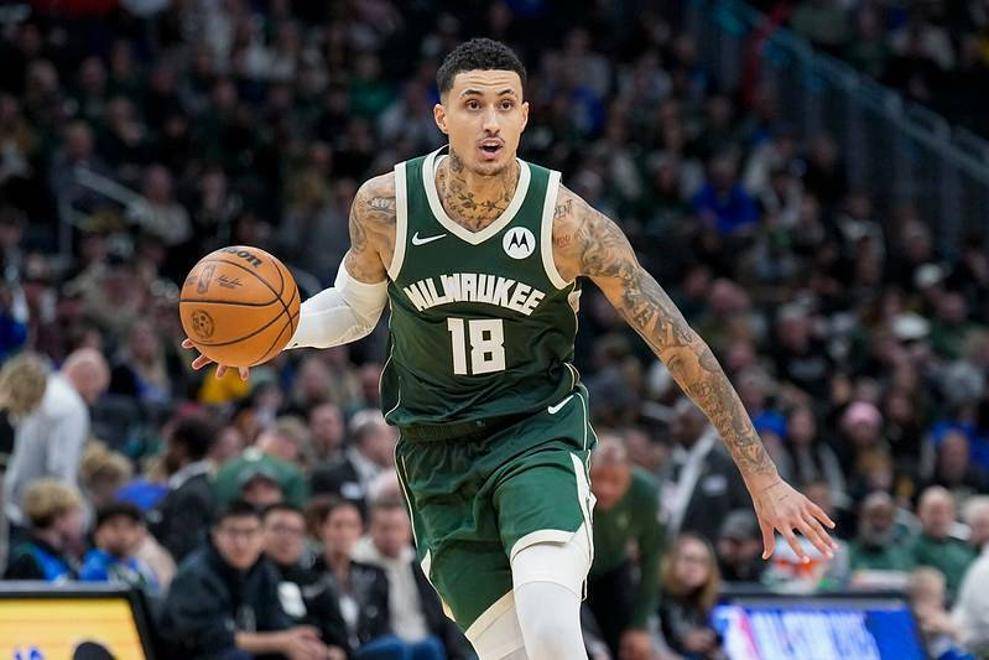 再见库兹马!雄鹿、火箭、鹈鹕酝酿三方交易,2米03前锋空降休斯顿