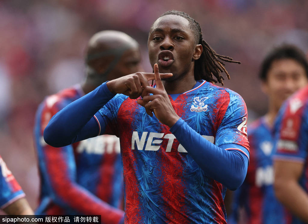 阿森纳已退出埃泽竞购战 热刺正积极与水晶宫谈判