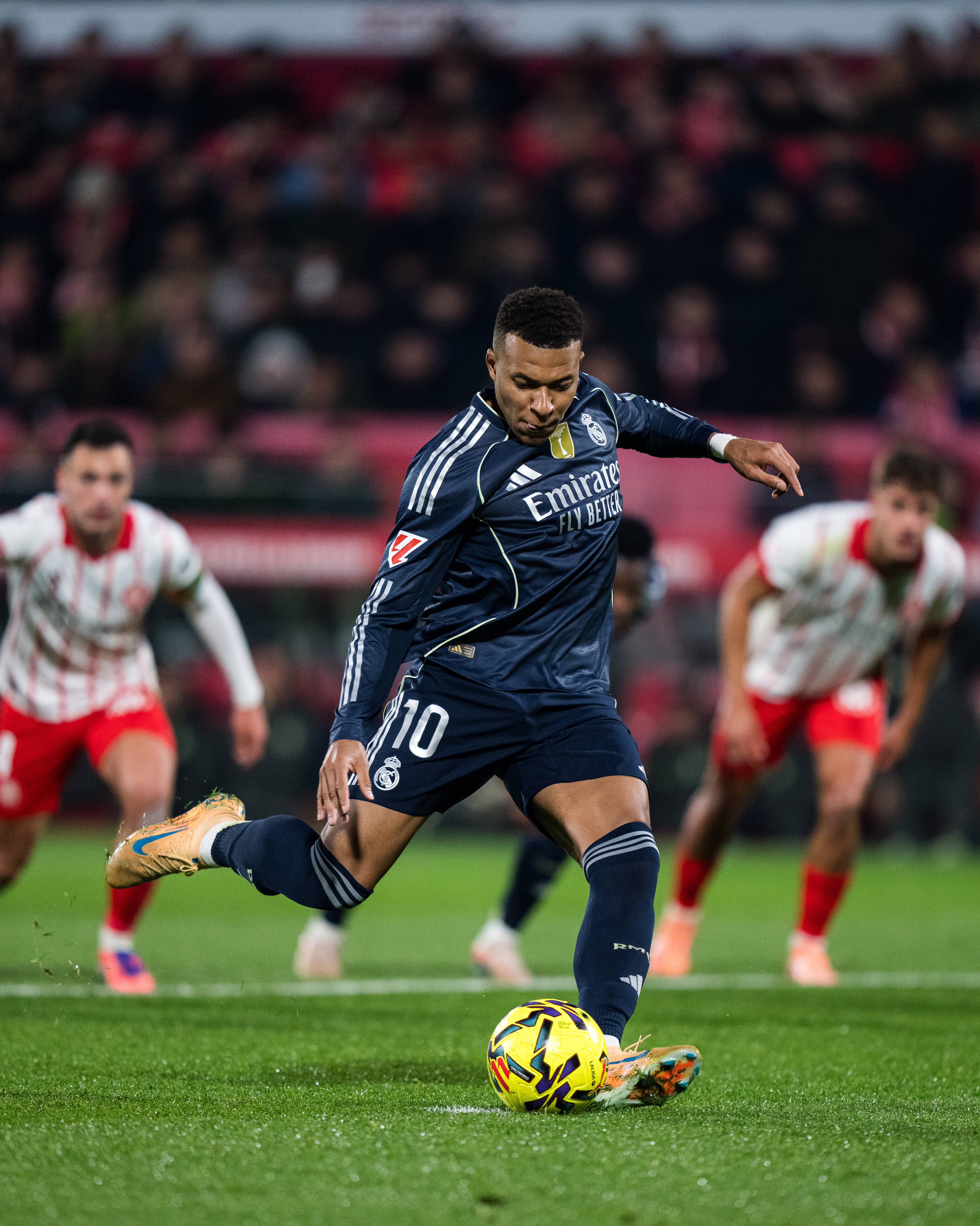 西甲|姆巴佩打入点球 皇马客平赫罗纳