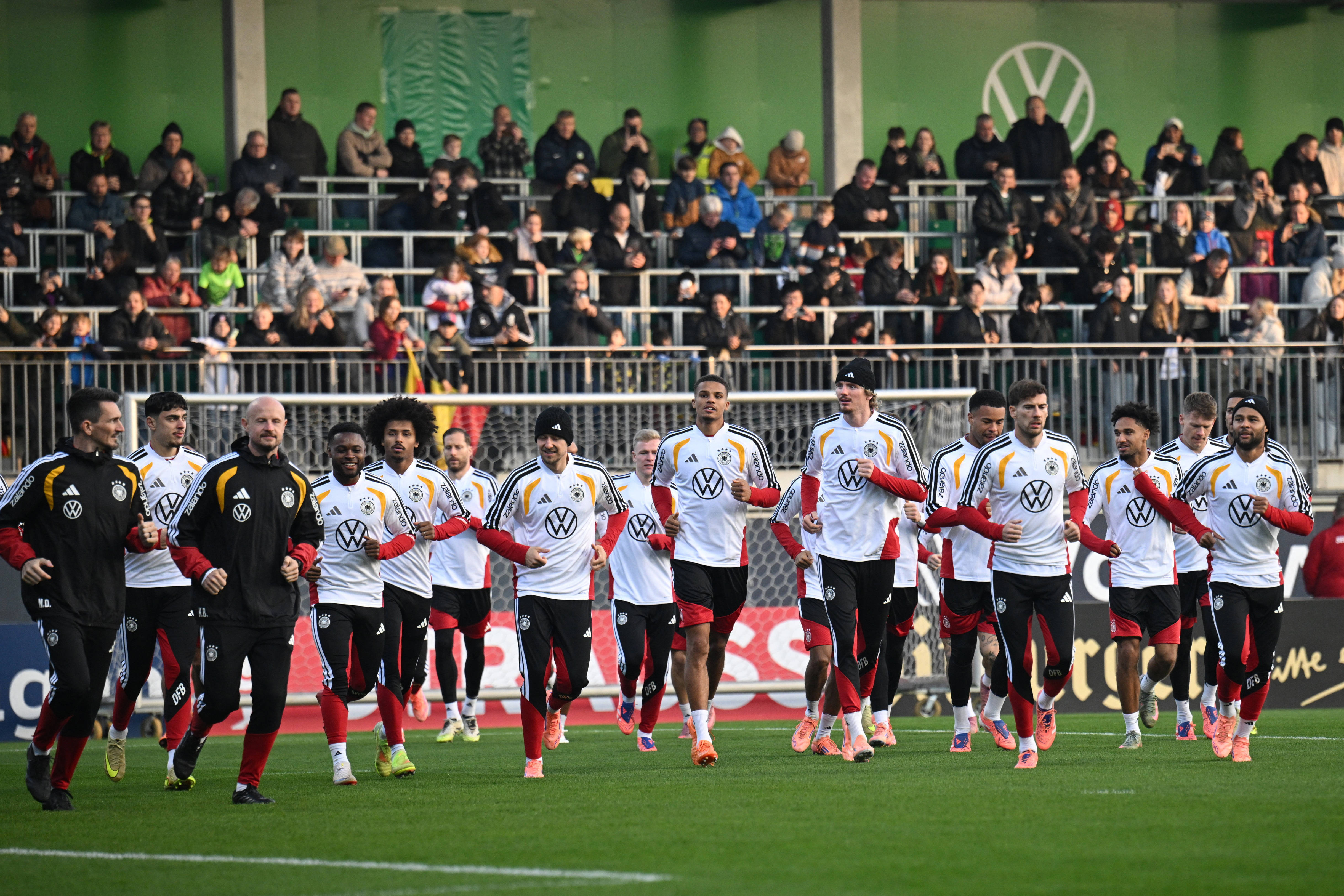 （外代二线）足球——世预赛：德国队赛前备战